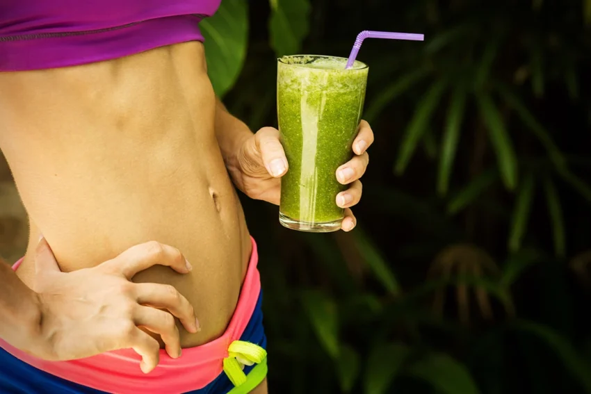 Le guide des smoothies verts pour retrouver un ventre plat 6 Les smoothiers verts pour retrouver la ligne et la forme.