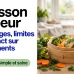panier vapeur en bois contenant legumes, brocolis, carottes et rondelles de citron, fumant légèrement; à gauche texte noir et bleu